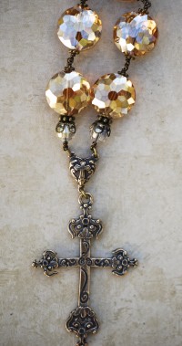 The Seraphym Necklace of the Holy Cross (Champagne/Heart)